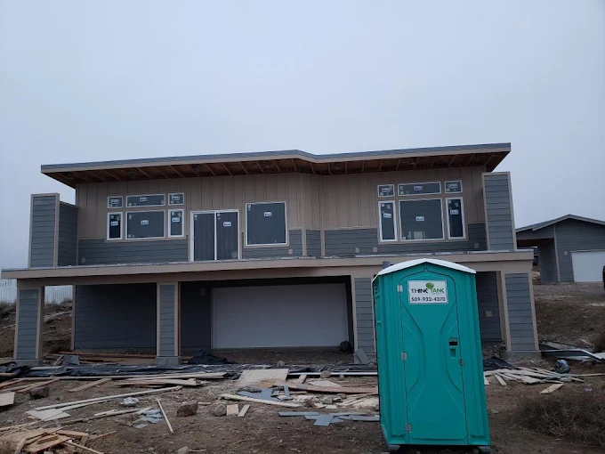 Siding contractor completing exterior work in Grant County Washington